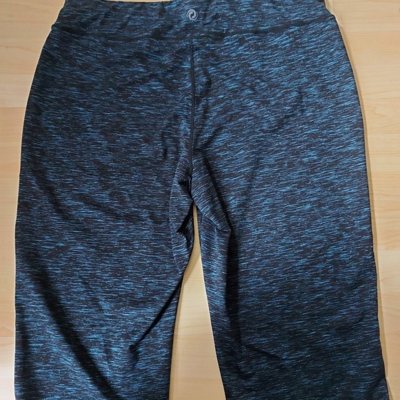 Penningtons Activezone Relaxed Wide Leg Capris - Picture 4 of 6